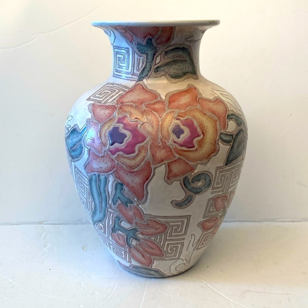 Vintage Terri Roese -Toyo Asian Floral Pattern Vase Pink Gray Ceramic 90s retro